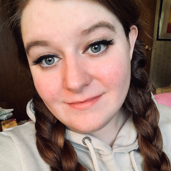 Meet your Posher, Megan - Picture 1 of 1